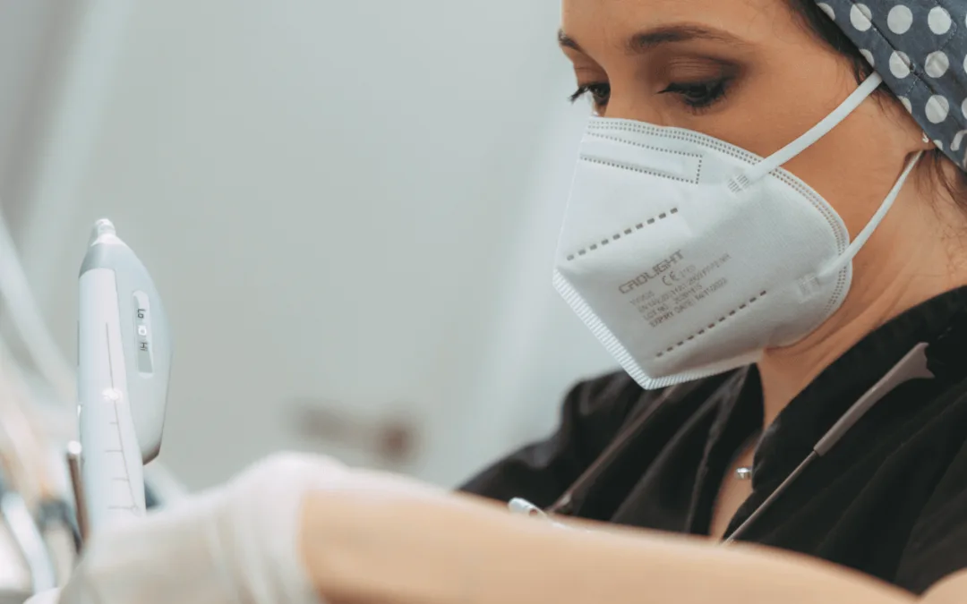 Manchas brancas nos dentes: saiba o que são e como tratar